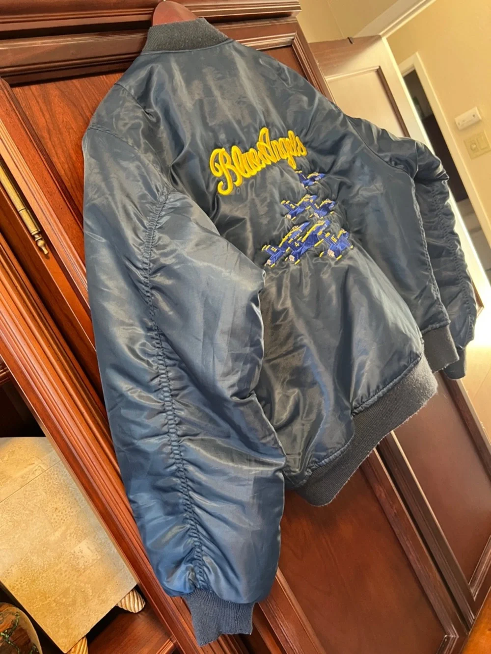 Vintage US Navy 🛩️ Blue Angels Nylon Bomber Jacket beautifully Embroidered Jets